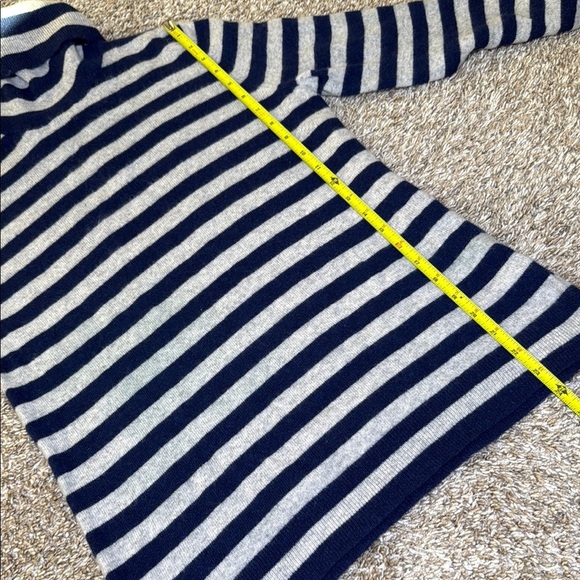 WHITE + WARREN Essential Cashmere Stripe Turtleneck - Picture 5 of 8